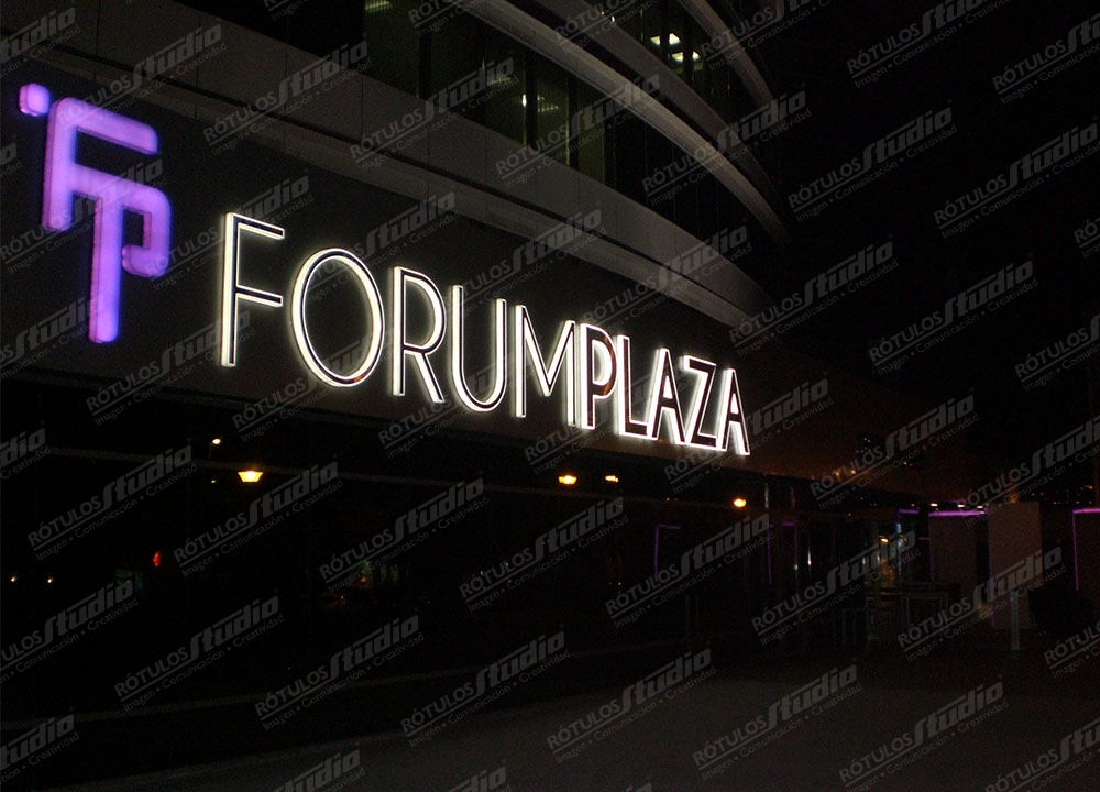 rotulos-luminosos-en-granada-forum-plaza